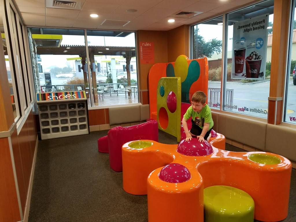 McDonalds | cafe | 2100 W 15th St, Plano, TX 75075, USA | 9724236443 OR +1 972-423-6443