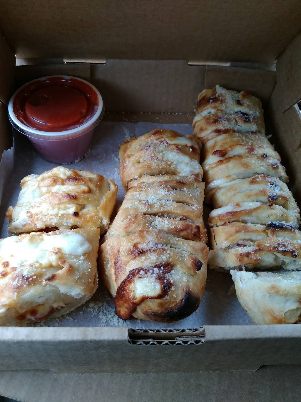 Jesanas Pizza | restaurant | 304 Ray Ave NW, New Philadelphia, OH 44663, USA | 3303391333 OR +1 330-339-1333