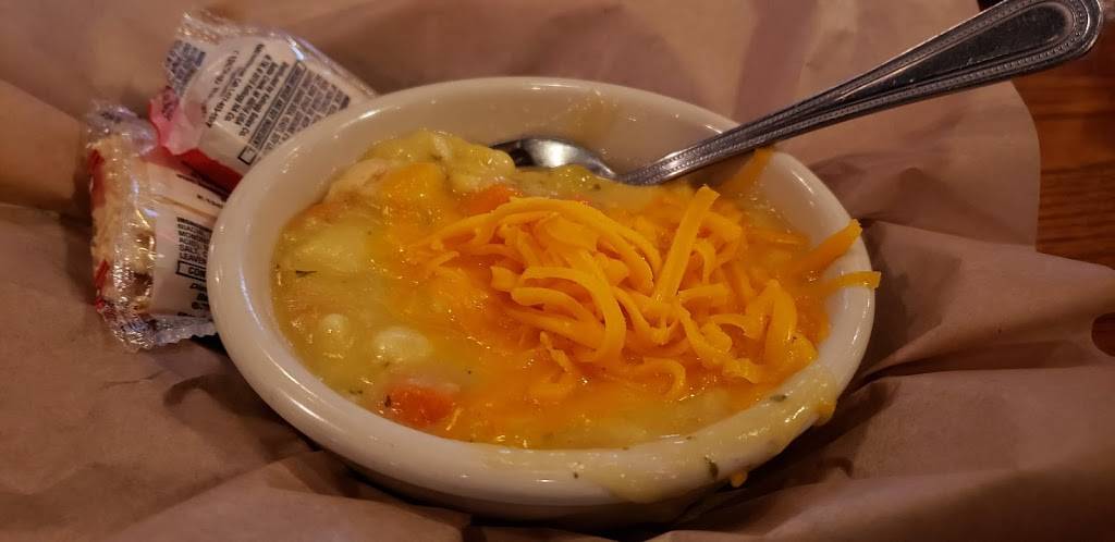 Snuffers Restaurant & Bar | restaurant | 4050 Barton Creek #100, Highland Village, TX 75077, USA | 9723179111 OR +1 972-317-9111