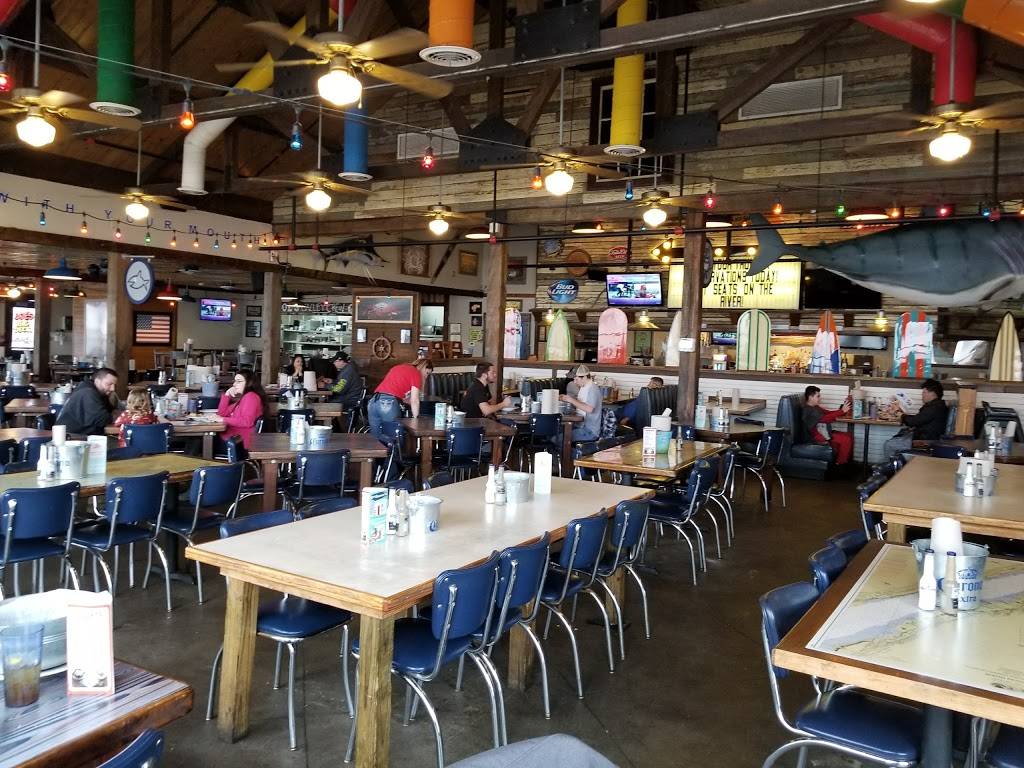 Joes Crab Shack | restaurant | 131 River Rd, Louisville, KY 40202, USA | 5025681171 OR +1 502-568-1171