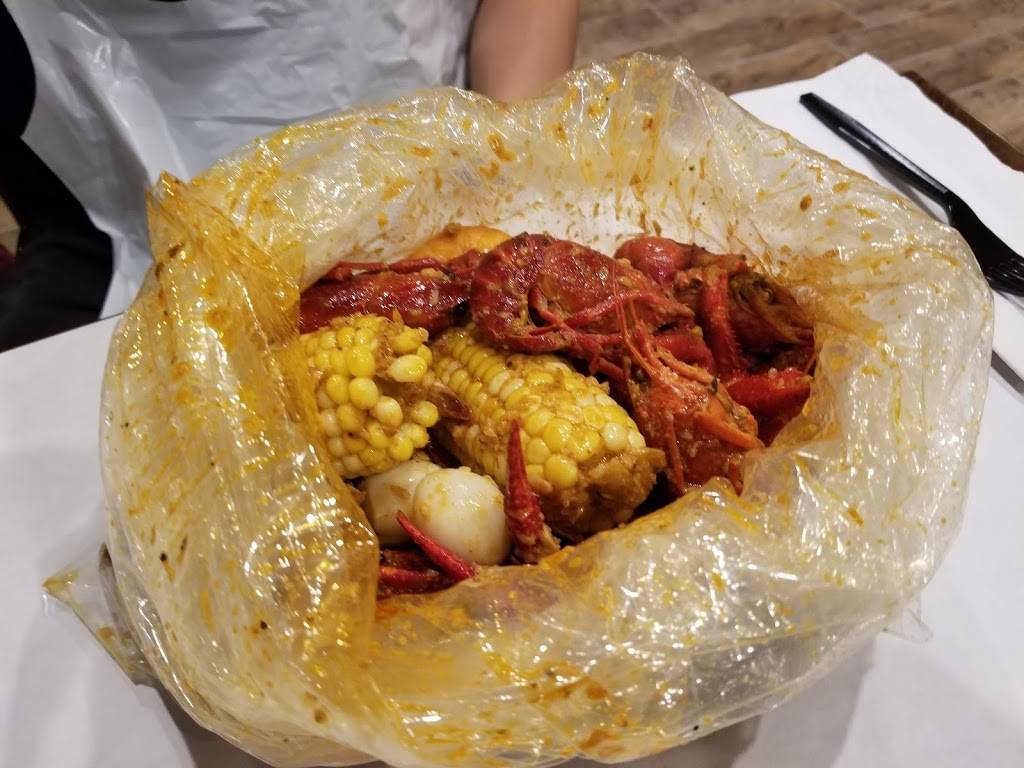 Shaking Crab (Brookline) | restaurant | 250 Harvard St, Brookline, MA 02446, USA | 6173835182 OR +1 617-383-5182