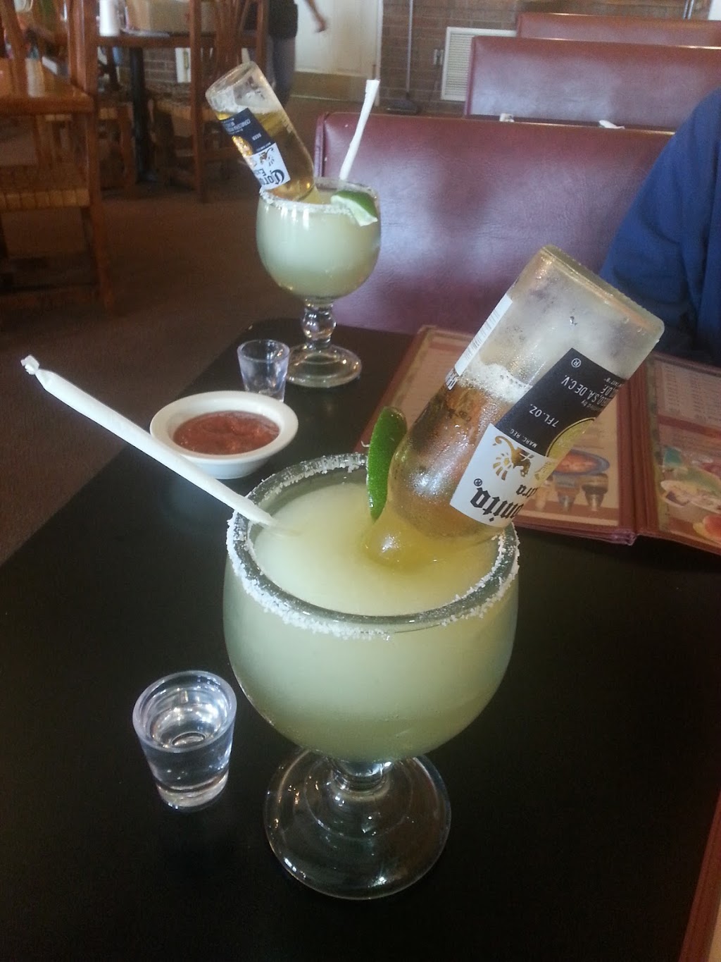 Vargas Restaurant Bar & Grill | restaurant | 111 W 15th St, Liberal, KS 67901, USA | 6206264914 OR +1 620-626-4914