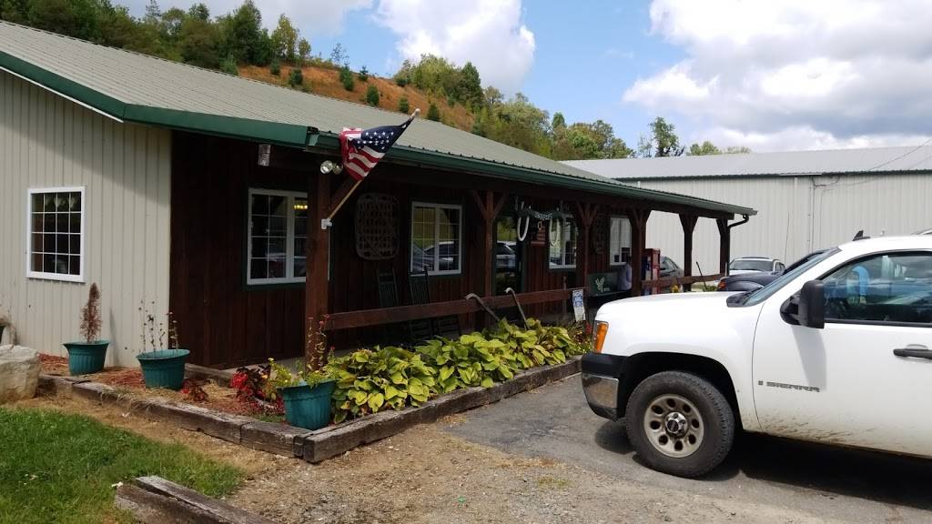 Sharpies Restaurant | restaurant | 11888 Highway 421 South, Trade, TN 37691, USA | 4234601404 OR +1 423-460-1404
