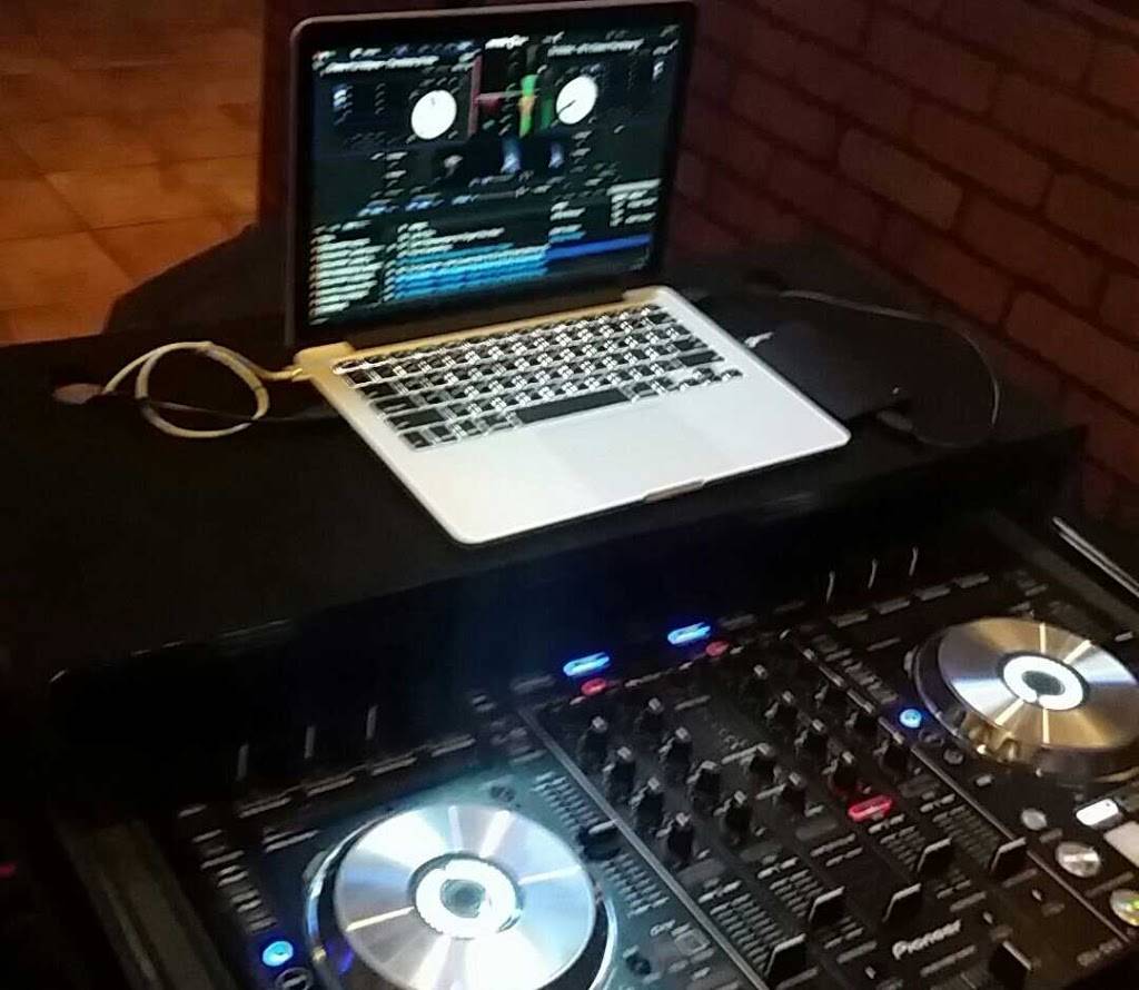 Wings N Go | restaurant | 3457, 12611 Woodforest Blvd F, Houston, TX 77015, USA | 7133309464 OR +1 713-330-9464