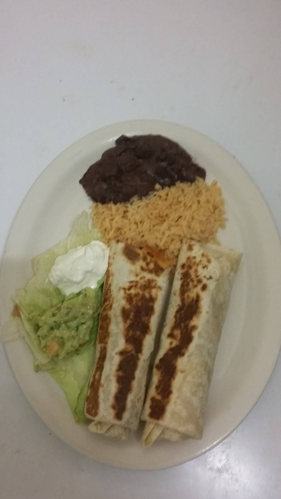 Petencito Latin Grill | restaurant | 250 Lawrence Ave, Lawrence, NY 11559, USA | 5163410550 OR +1 516-341-0550