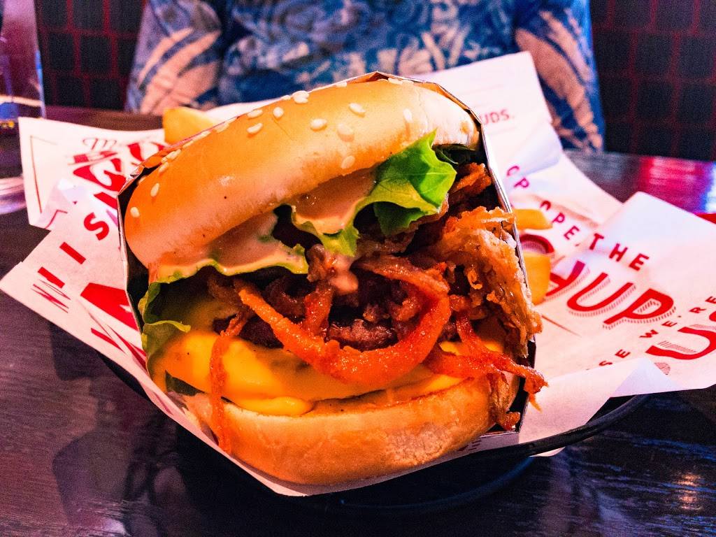 Red Robin Gourmet Burgers and Brews | restaurant | 302 Indian Lake Blvd, Hendersonville, TN 37075, USA | 6158221975 OR +1 615-822-1975