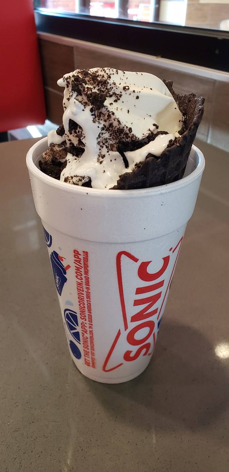 Sonic Drive-In | restaurant | 1724 Hempstead Turnpike, East Meadow, NY 11554, USA | 5162285013 OR +1 516-228-5013