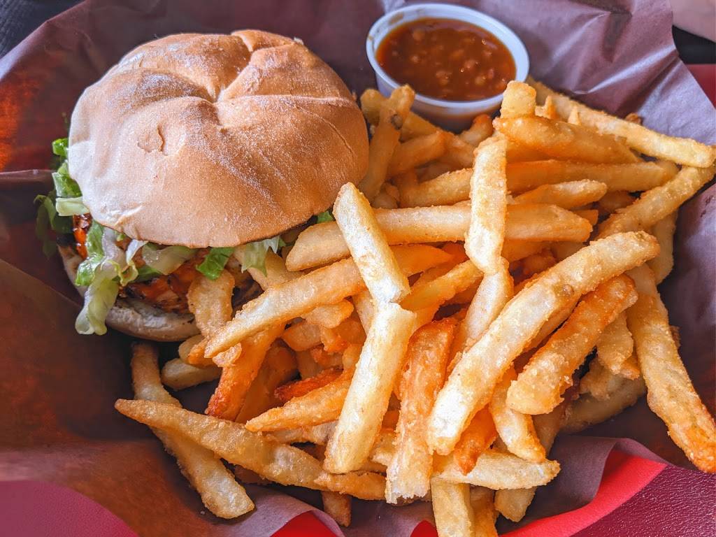 Big Bone BBQ | restaurant | 207 Eagle St, Newmarket, ON L3Y 1J6, Canada | 9058539888 OR +1 905-853-9888