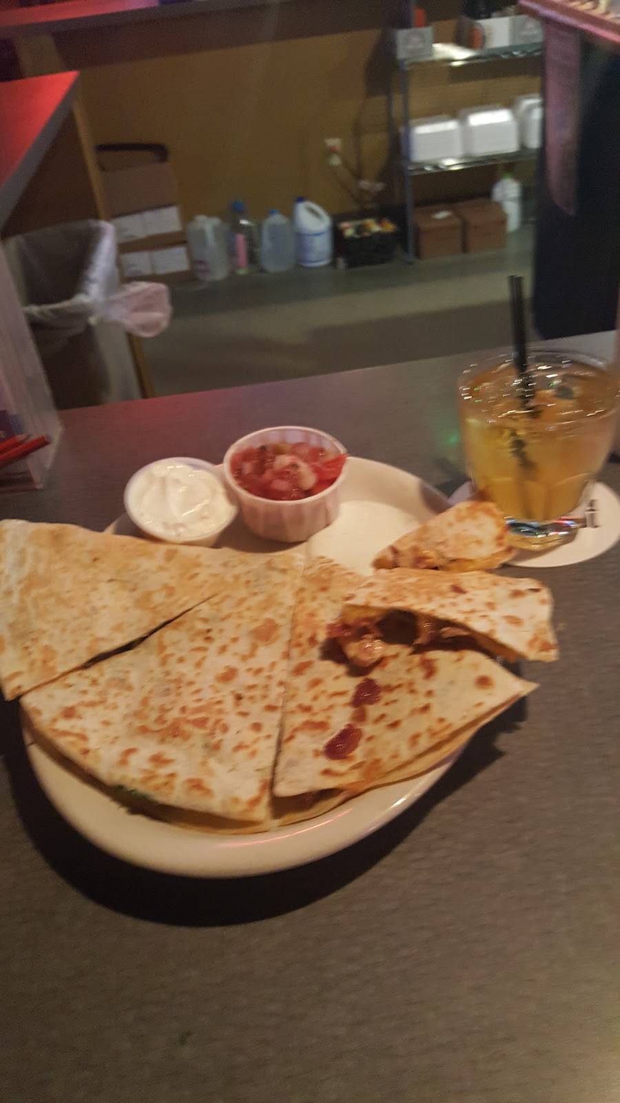 Sharkys Pub and Grub | restaurant | 4221 Main St, Springfield, OR 97478, USA | 5417461188 OR +1 541-746-1188