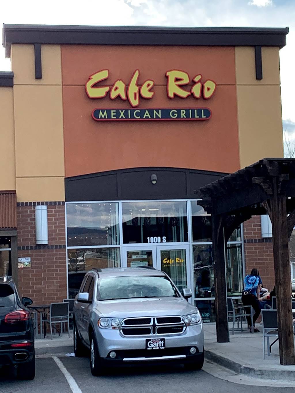 Cafe Rio Mexican Grill | restaurant | 75 W 1000 S, Heber City, UT 84032, USA | 4355039900 OR +1 435-503-9900