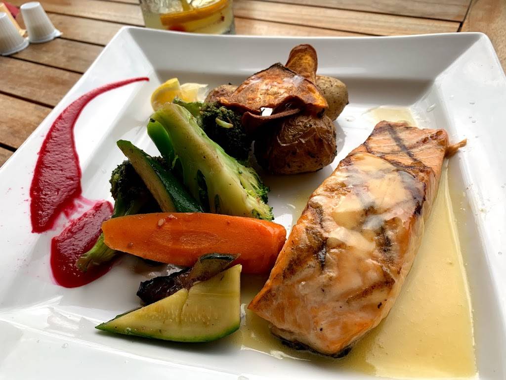 Snug Harbour | restaurant | 14 Stavebank Rd S, Mississauga, ON L5G 2T1, Canada | 9052745000 OR +1 905-274-5000