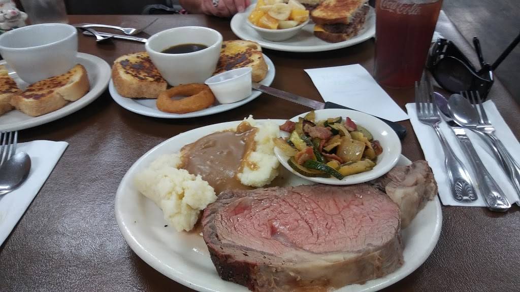 Flos Country Cafe | cafe | 10140 Beaumont Ave, Cherry Valley, CA 92223, USA | 9518456555 OR +1 951-845-6555