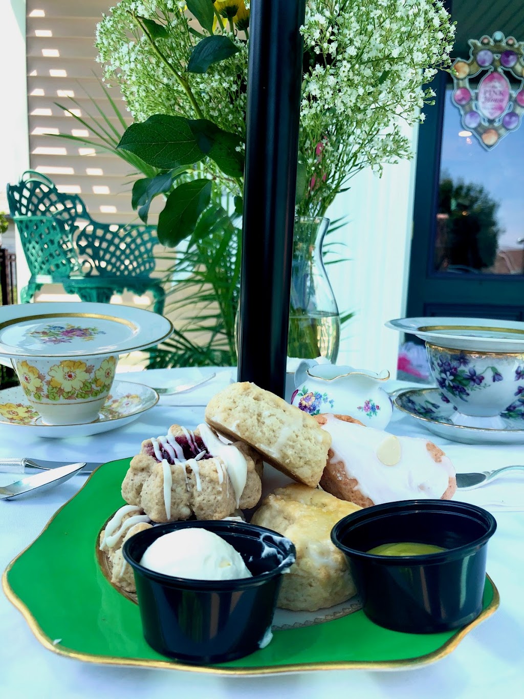 The Pink House Tea Room & Bnb | restaurant | 36341 Front St, New Baltimore, MI 48047, USA | 5866486679 OR +1 586-648-6679