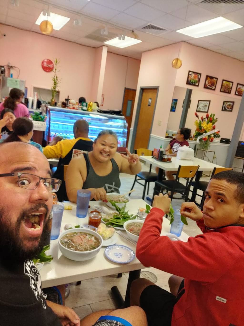 Pho H&H Vietnamese & Japanese Cuisine | restaurant | 91-710 Farrington Hwy, Kapolei, HI 96707, USA | 8086741188 OR +1 808-674-1188