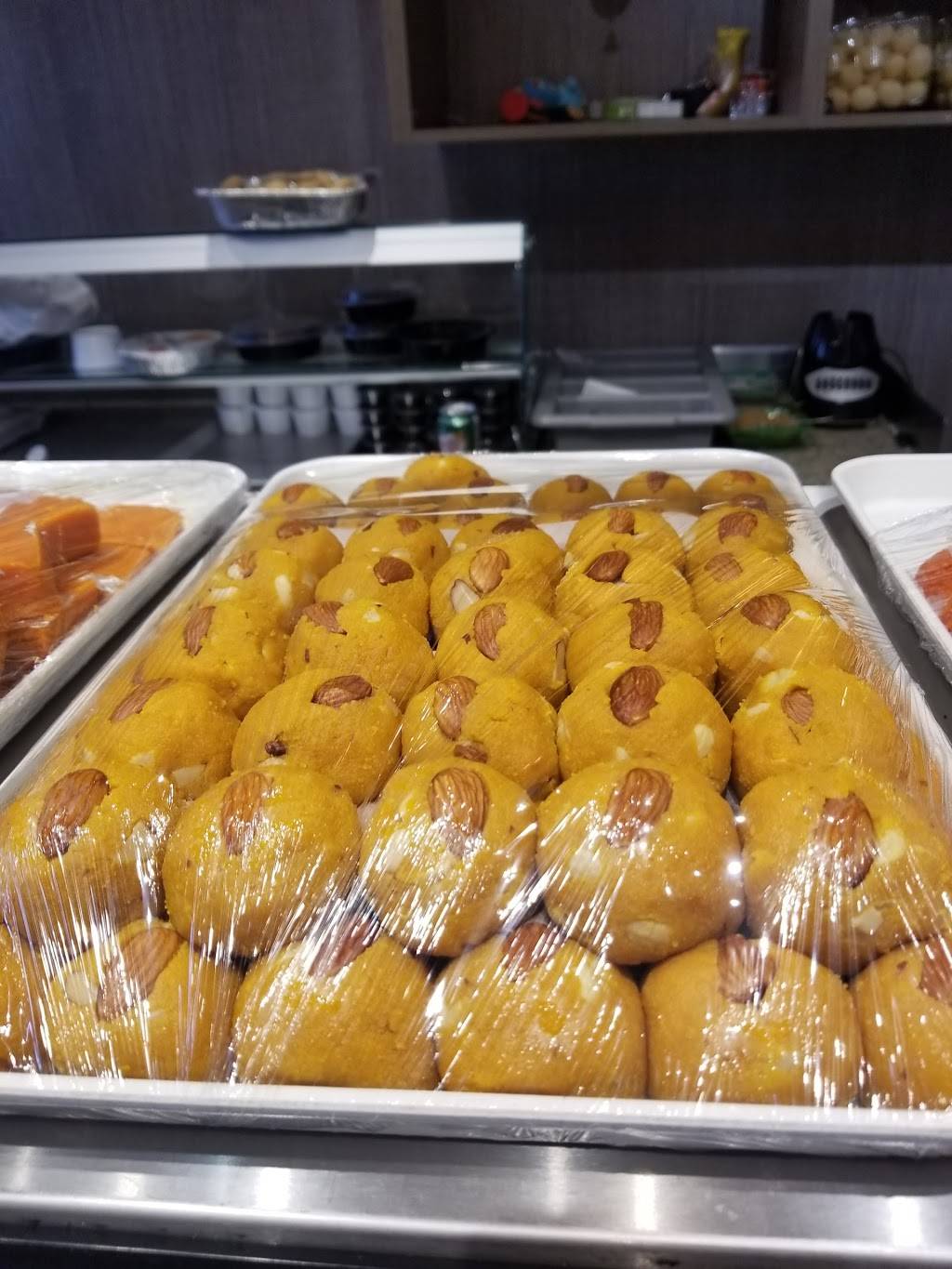 Guru Indian Restaurant | restaurant | 45 Dusk Dr Unit #5, Brampton, ON L6Y 3C1, Canada | 9054591616 OR +1 905-459-1616