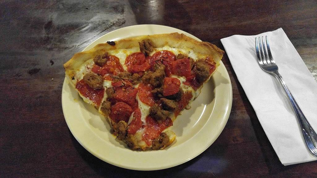 The Italian Pie Shoppe | restaurant | 1438 Yankee Doodle Rd, Eagan, MN 55121, USA | 6514524525 OR +1 651-452-4525