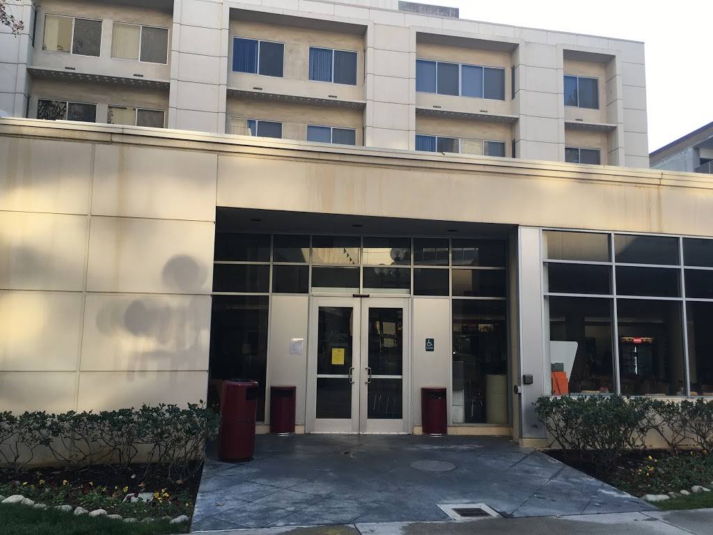 HSC Marketplace | restaurant | Seaver Residence Hall, 1969 Zonal Ave, Los Angeles, CA 90089, USA | 3234421943 OR +1 323-442-1943