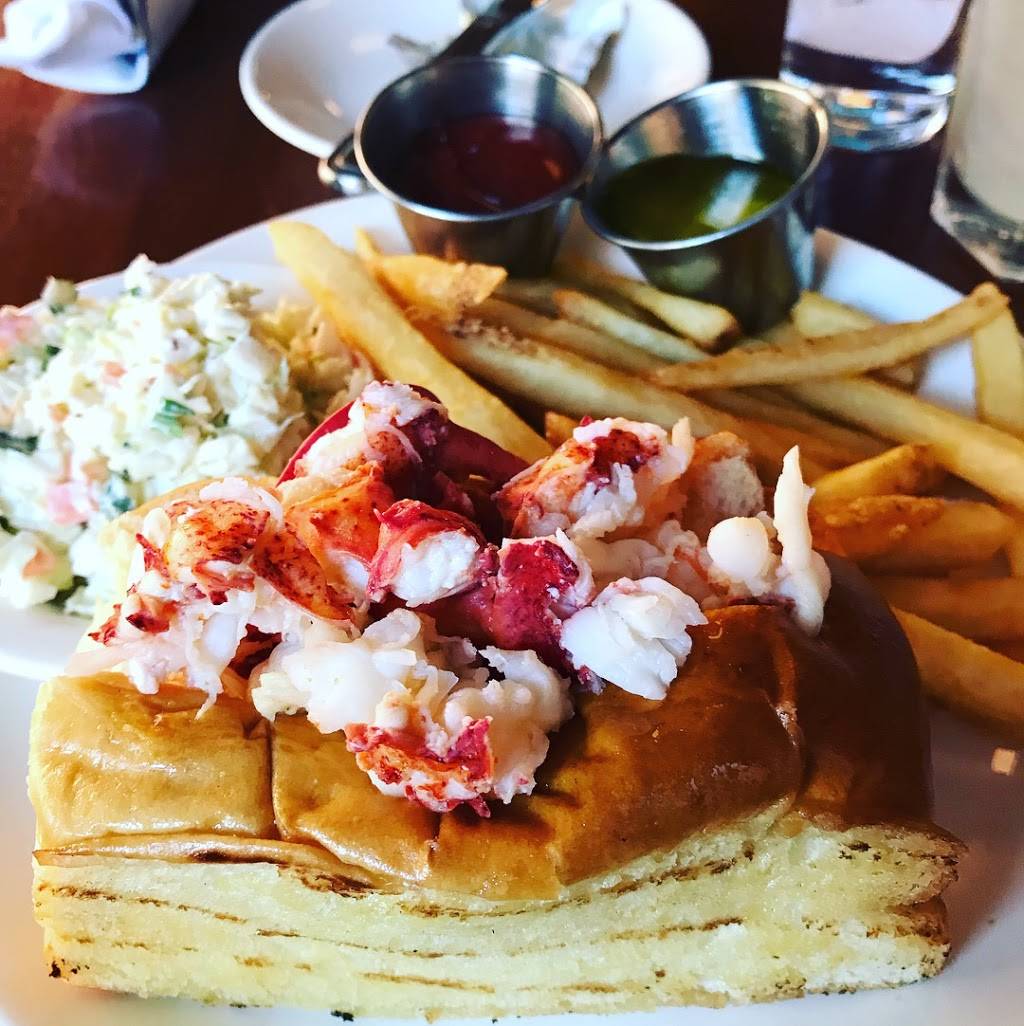 Turner’s Seafood at Lyceum Hall | restaurant | 43 Church St, Salem, MA 01970, USA | 9787457665 OR +1 978-745-7665