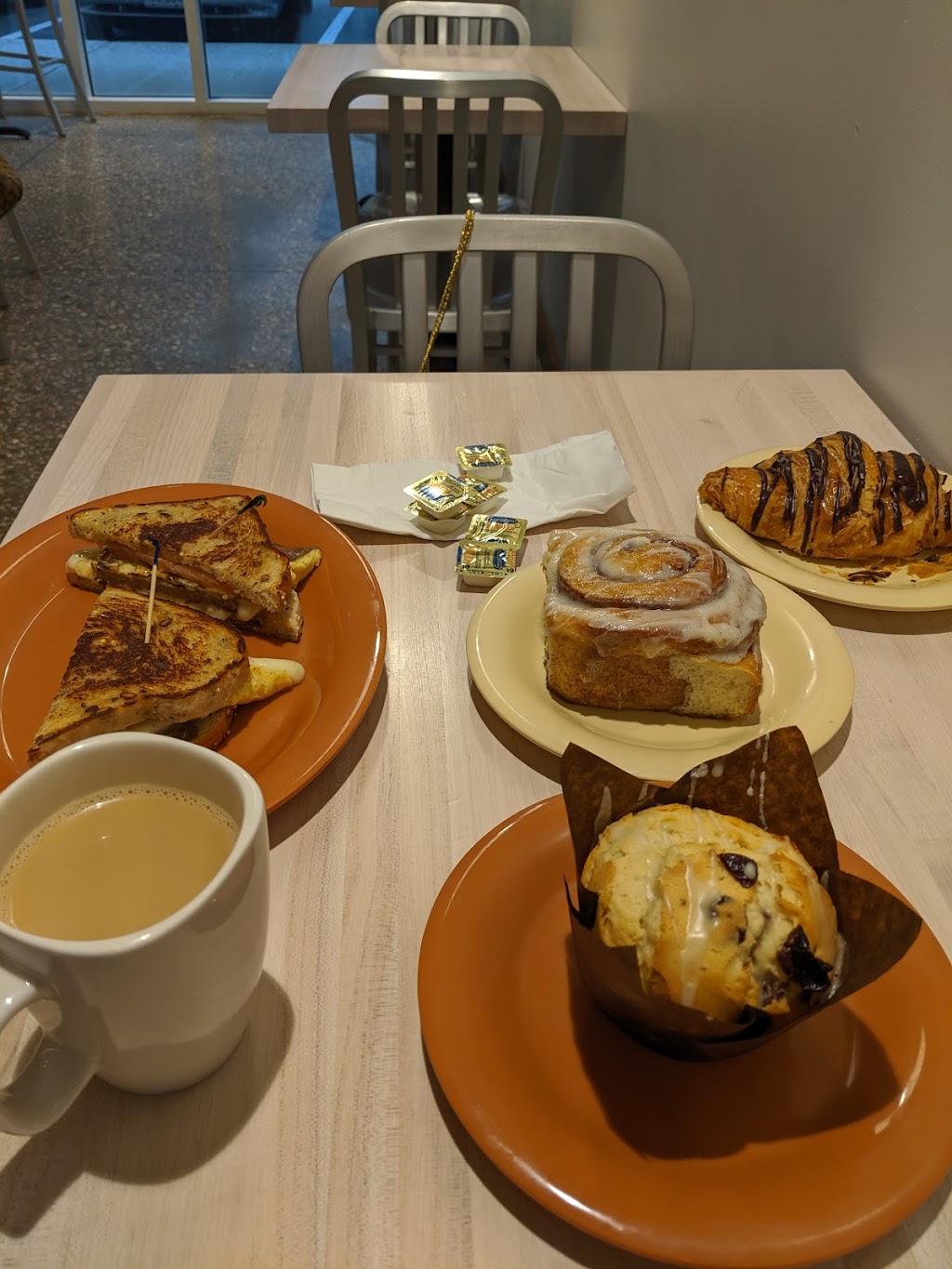 Neighbors Mill Bakery & Cafe | restaurant | 1301 E Sunshine St #120, Springfield, MO 65804, USA | 4178862535 OR +1 417-886-2535