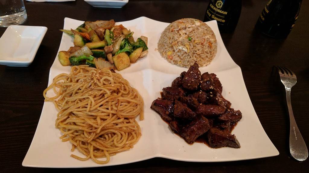 Sakura Sushi | restaurant | 300 Gordons Corner Rd, Manalapan Township, NJ 07726, USA | 7325368885 OR +1 732-536-8885