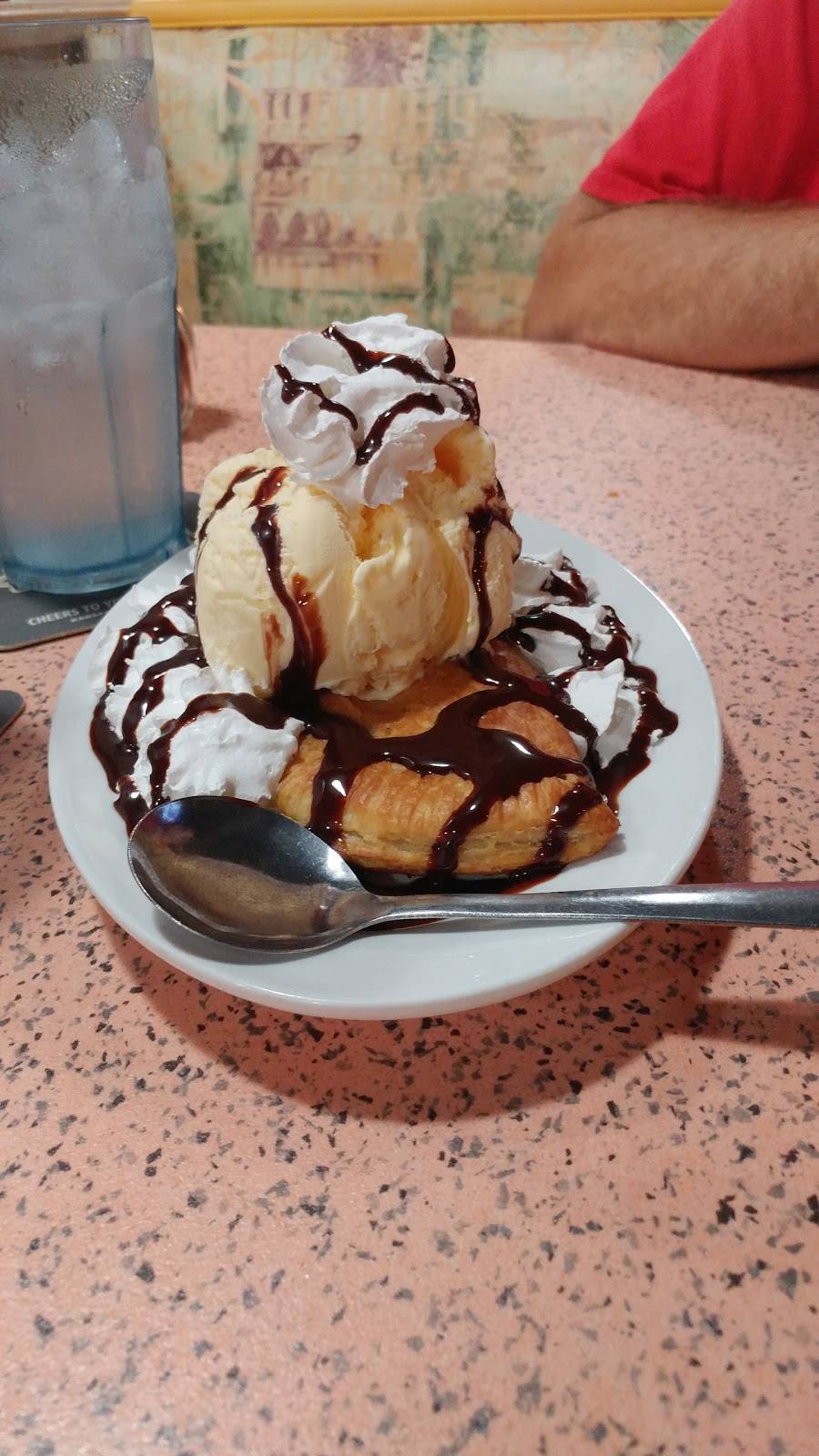 Lil Rizzos Restaurant - Osage Beach | restaurant | 929 Premium Outlets Dr, Osage Beach, MO 65065, USA | 5733021500 OR +1 573-302-1500