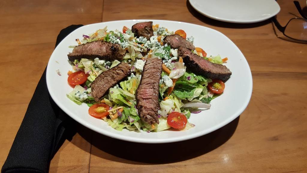 Outback Steakhouse | restaurant | 355 Gateway Dr, Brooklyn, NY 11239, USA | 7182774275 OR +1 718-277-4275