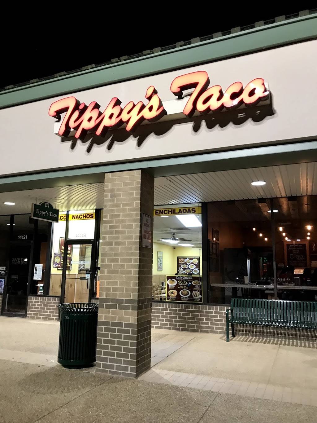 Tippys Taco House | restaurant | 14119 St Germain Dr, Centreville, VA 20121, USA | 7038301333 OR +1 703-830-1333