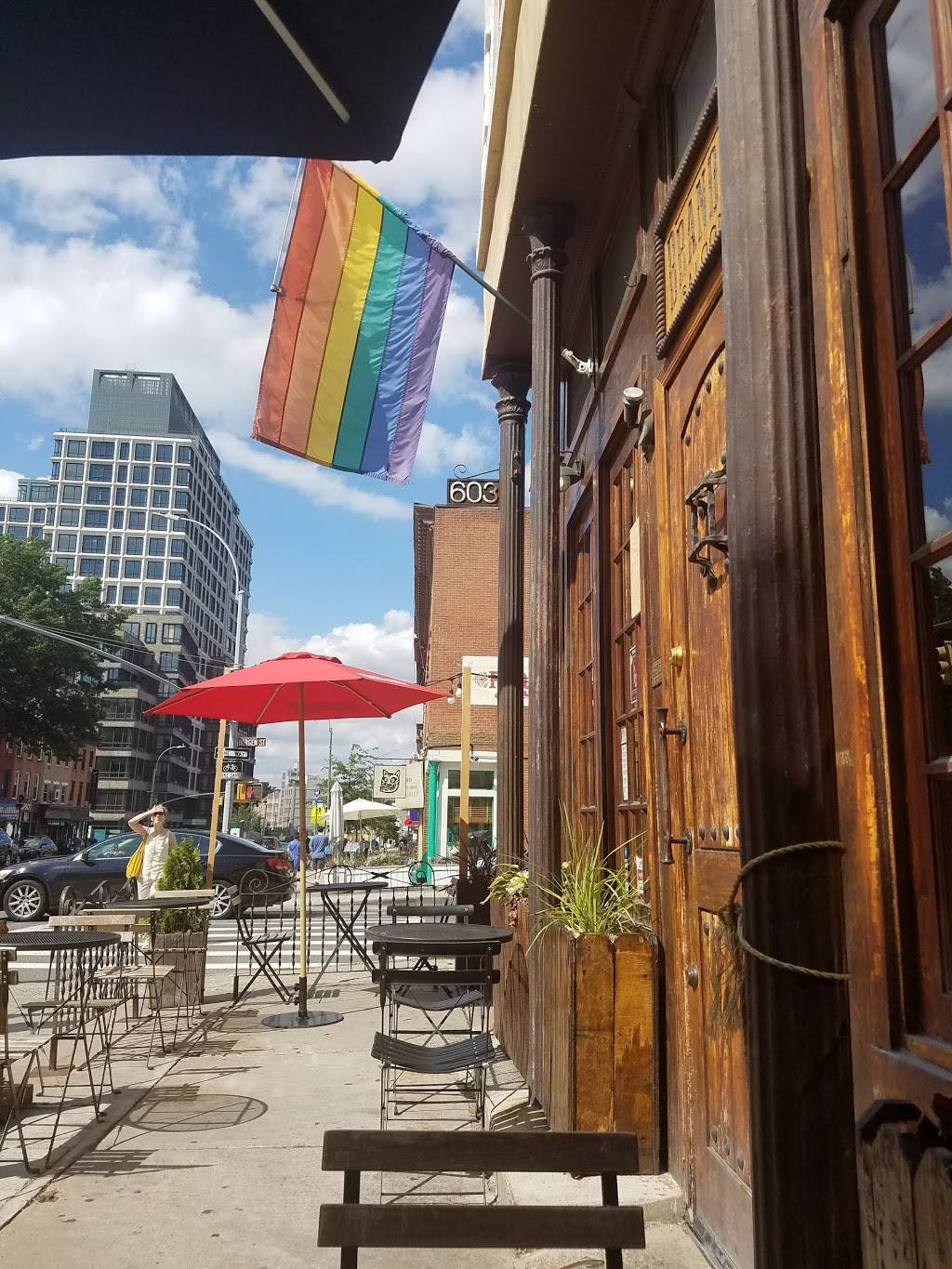 Branded Saloon | restaurant | 603 Vanderbilt Ave, Brooklyn, NY 11238, USA | 7184848704 OR +1 718-484-8704