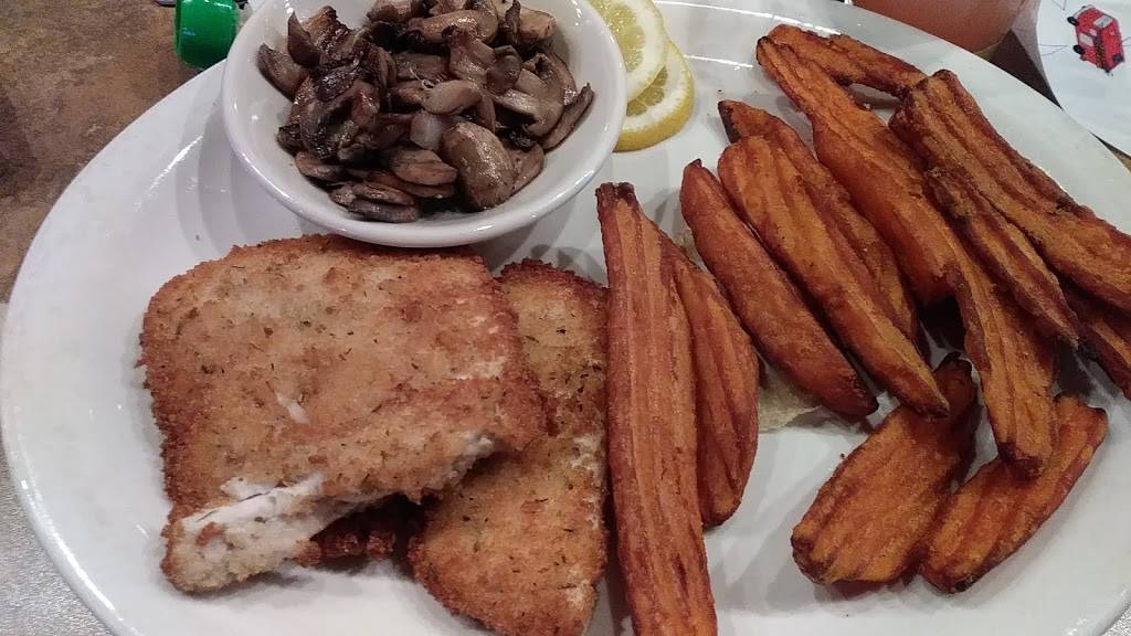 Lukes Grille | restaurant | 388 Thompson Creek Mall, Stevensville, MD 21666, USA | 4106439435 OR +1 410-643-9435