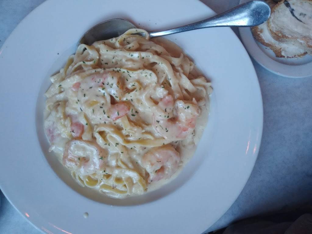 Divino Wine & Dine | restaurant | 2315 N Murray Ave, Milwaukee, WI 53202, USA | 4142122222 OR +1 414-212-2222