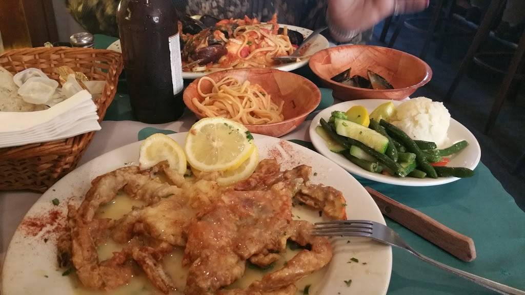 Lasses Restaurant | restaurant | 611 Bridgeport Ave, Milford, CT 06460, USA | 2038749574 OR +1 203-874-9574