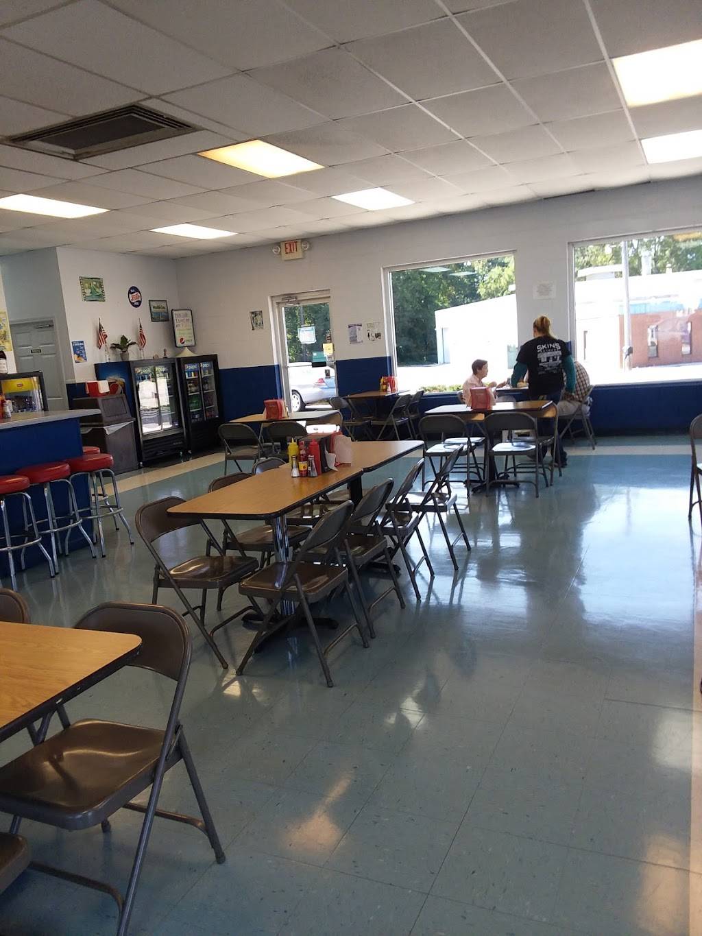 Skins Hot dogs | meal takeaway | 275 Market St, Seneca, SC 29678, USA | 8648859811 OR +1 864-885-9811