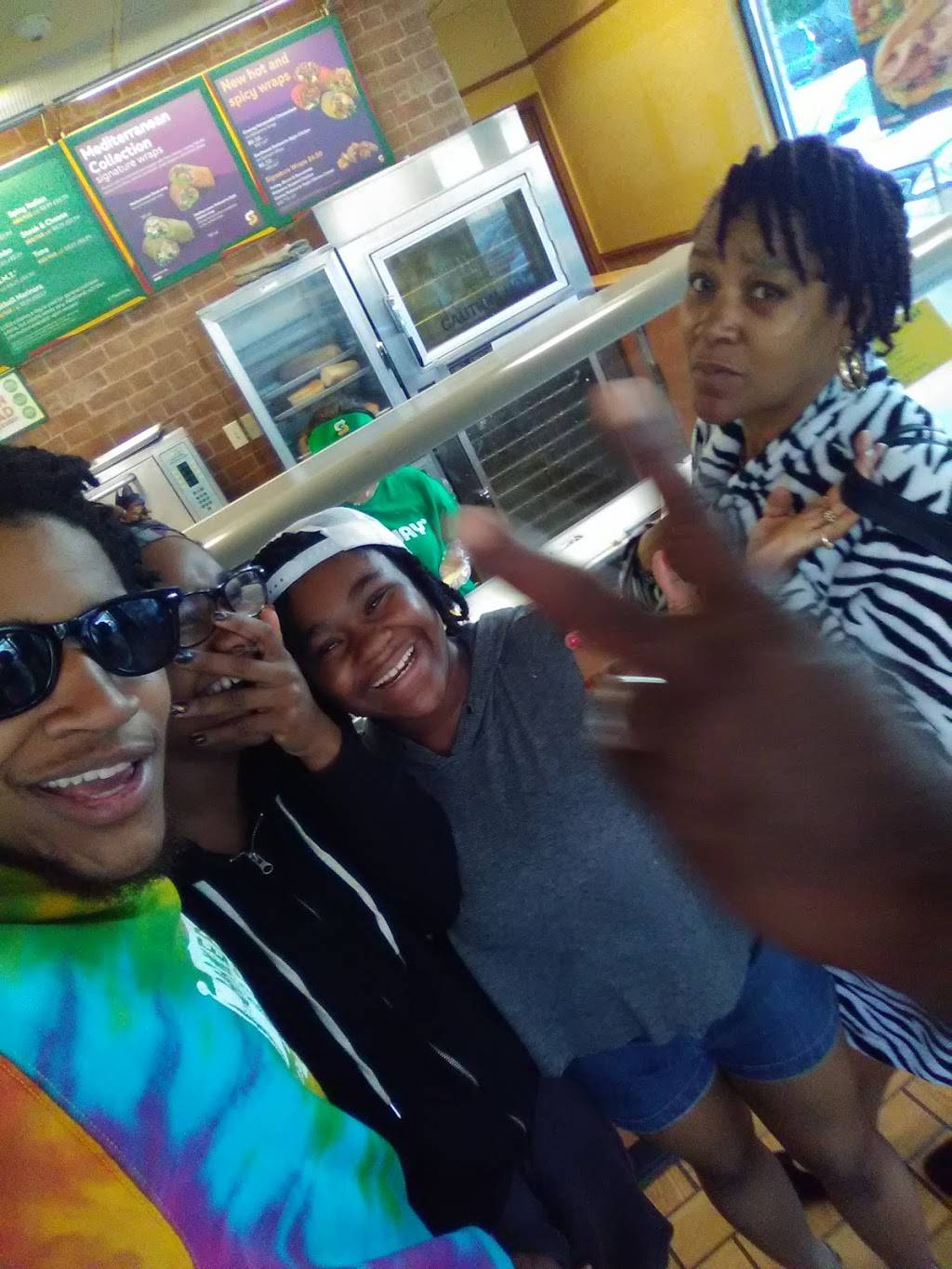 Subway | restaurant | 2693 Brodhead Rd, Aliquippa, PA 15001, USA | 7243758090 OR +1 724-375-8090