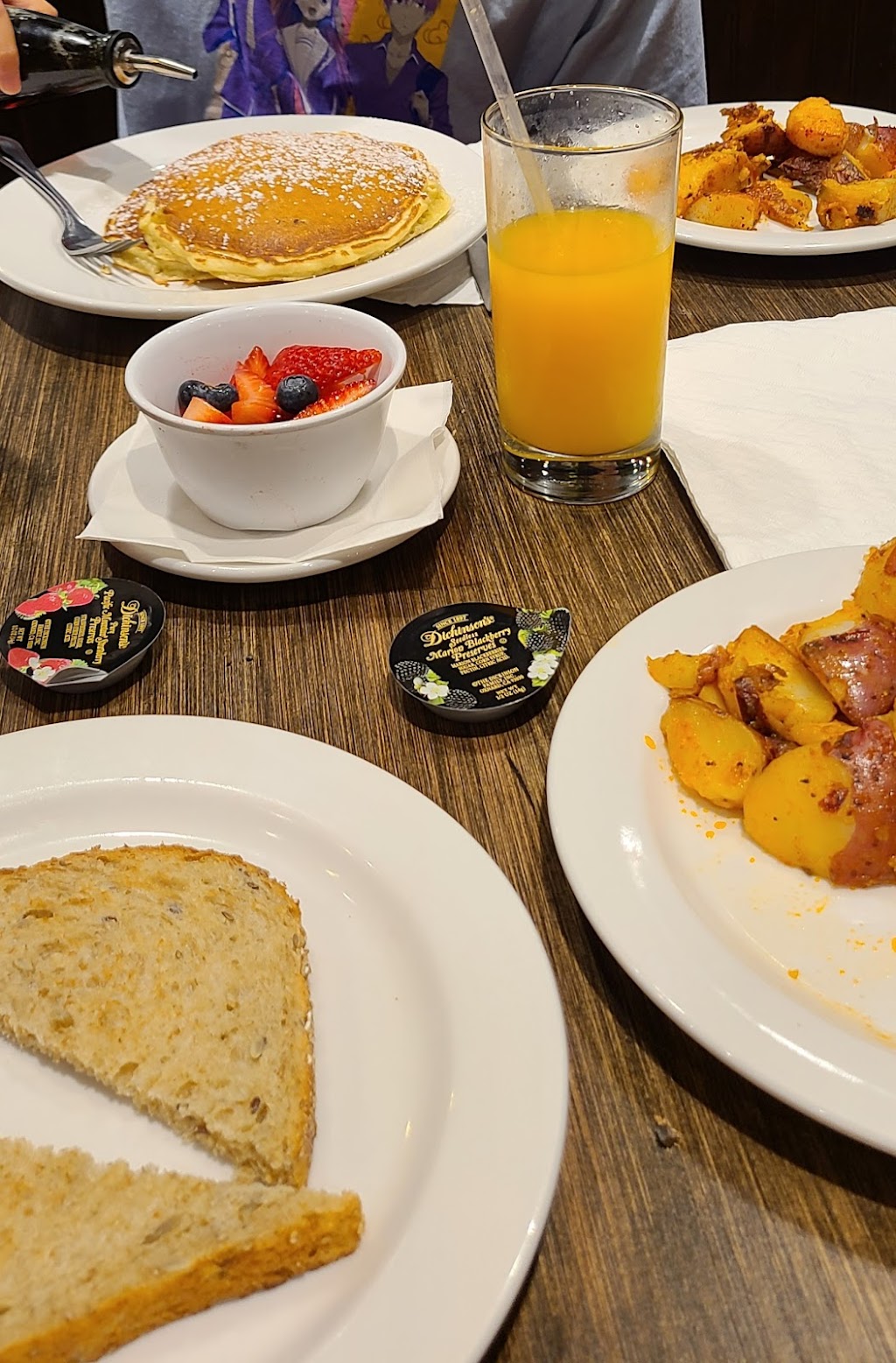 Famous Toastery | restaurant | 330 S Tryon St, Charlotte, NC 28202, USA | 9802378081 OR +1 980-237-8081