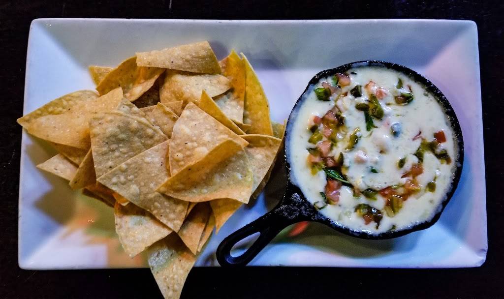 Shannons On Pine Irish Pub & Sports Bar | night club | 209 Pine Ave, Long Beach, CA 90802, USA | 5624364363 OR +1 562-436-4363