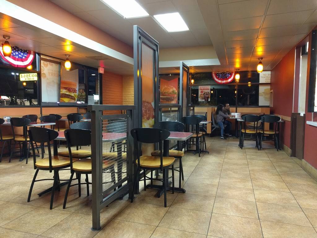 Jack in the Box | restaurant | 15001 Edwards St, Huntington Beach, CA 92647, USA | 7148940078 OR +1 714-894-0078