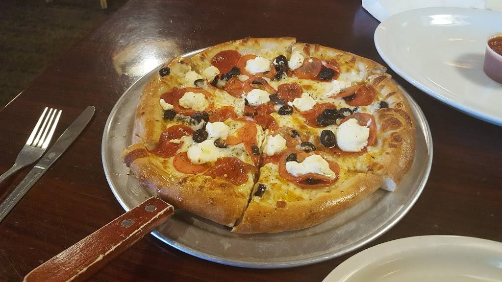 Paisanos Pizza N Pasta | restaurant | 6000 4th St N, St. Petersburg, FL 33703, USA | 7275212656 OR +1 727-521-2656