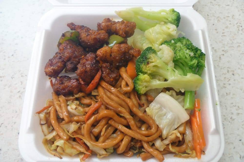 Fusia Asian Restaurant | restaurant | 1 Eglinton Square, Scarborough, ON M1L 2K1, Canada | 6473498878 OR +1 647-349-8878