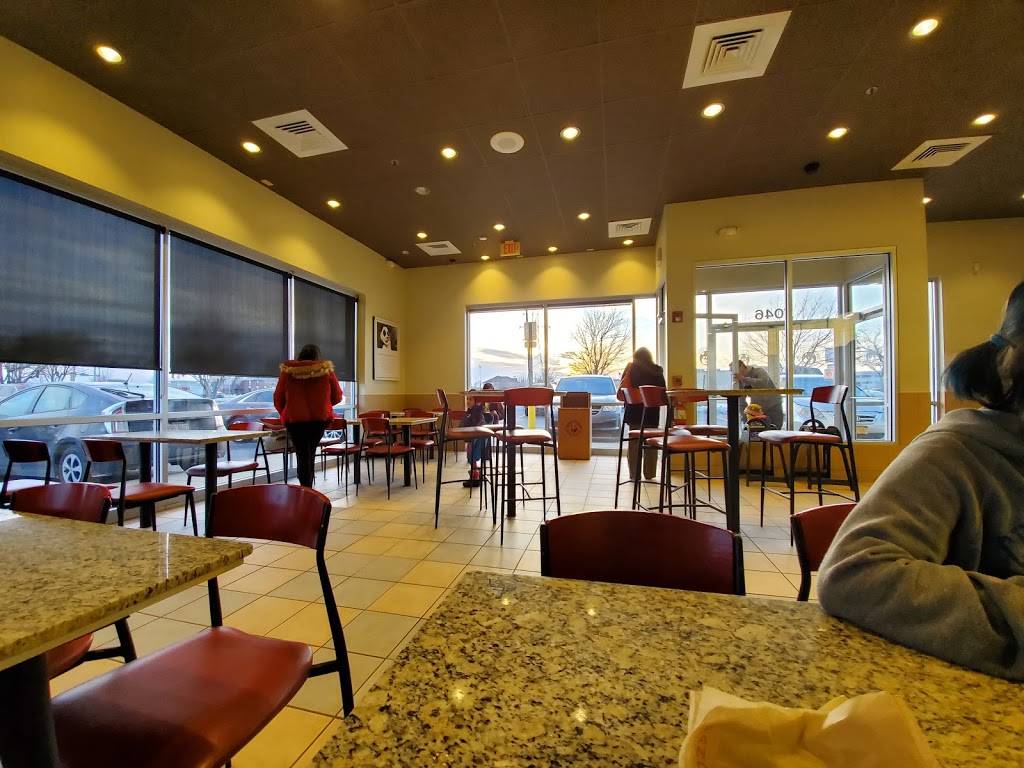 Panda Express | meal takeaway | 7046 Walton St, Rockford, IL 61108, USA | 8152279606 OR +1 815-227-9606