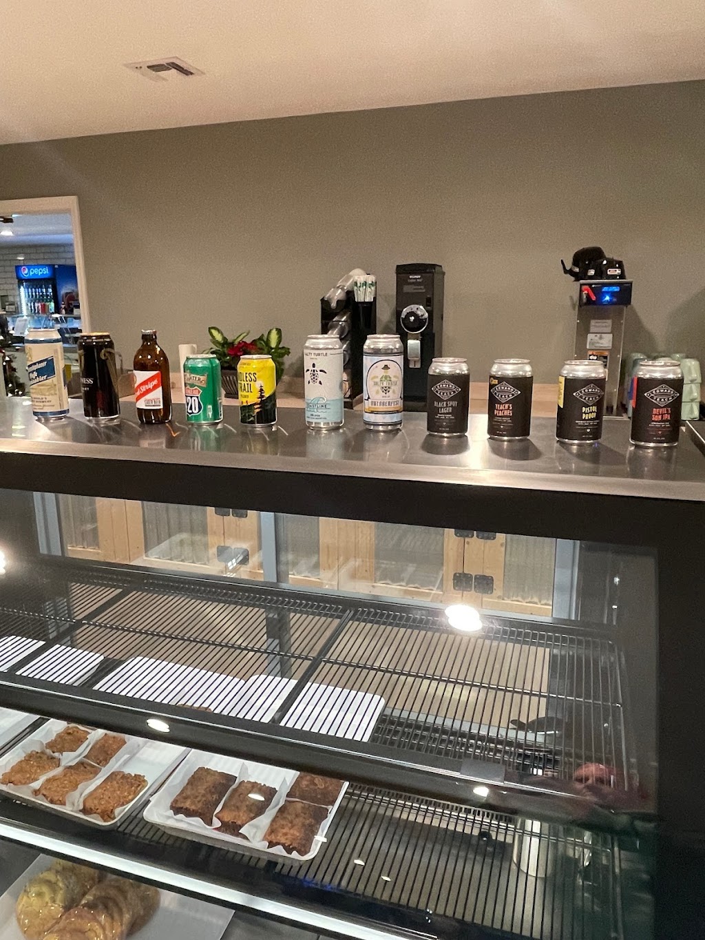 Larrys Deli-Que | restaurant | 718 S Anderson Blvd, Topsail Beach, NC 28445, USA | 9109288010 OR +1 910-928-8010