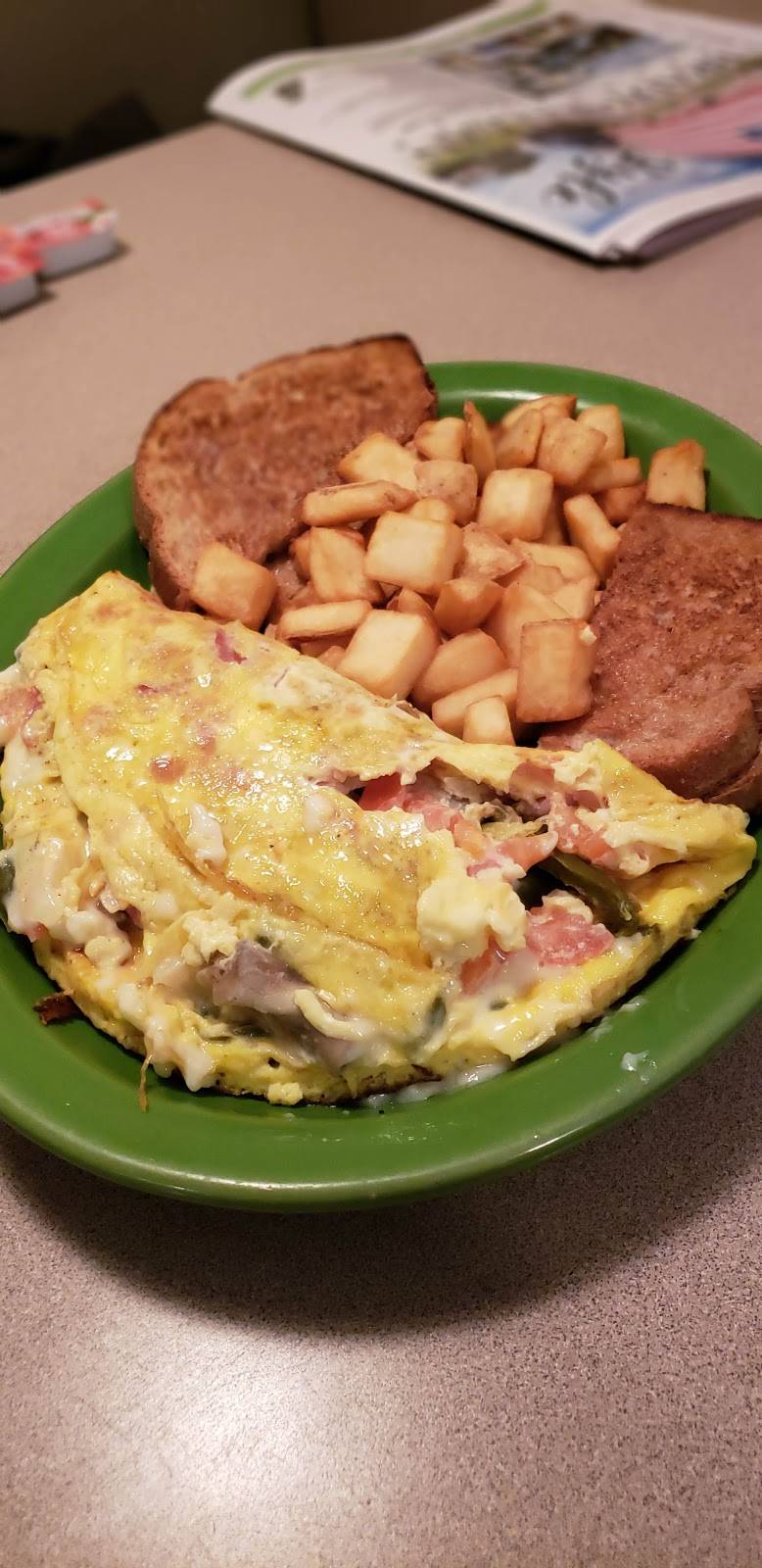 Blakes Restaurant | restaurant | 353 S Main St, Manchester, NH 03102, USA | 6036690220 OR +1 603-669-0220