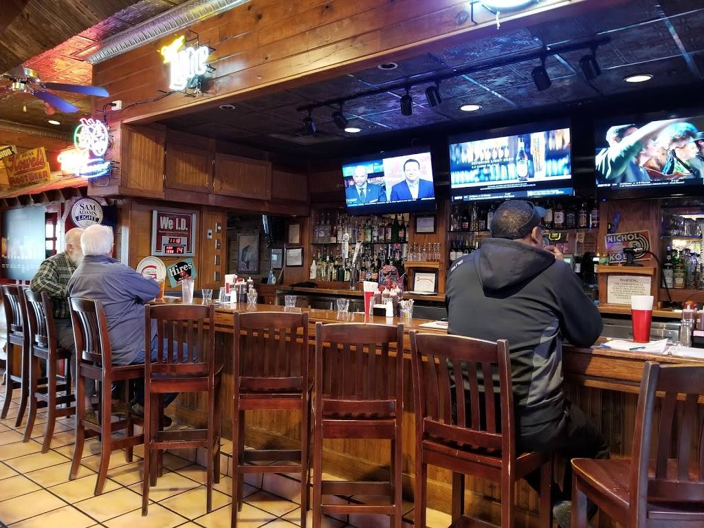 Famous Daves Bar-B-Que | restaurant | 5000 Old Hickory Blvd, Hermitage, TN 37076, USA | 6158820999 OR +1 615-882-0999