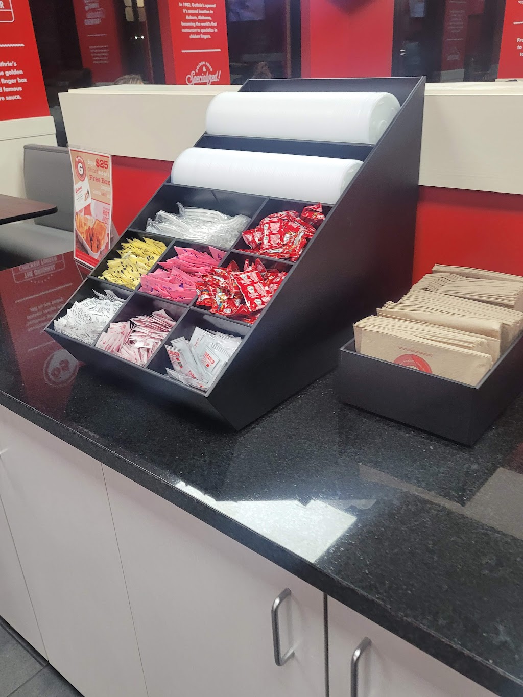 Guthries Chicken | restaurant | 8277 McGregor Xing, Olive Branch, MS 38654, USA | 6626693484 OR +1 662-669-3484