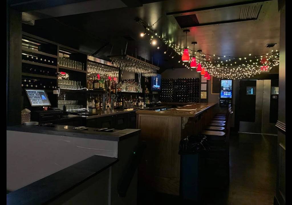 CHOPHOUSE BAR, BURGERS AND BILLIARDS | restaurant | 124 S Main St, Woodstock, VA 22664, USA | 5404599244 OR +1 540-459-9244