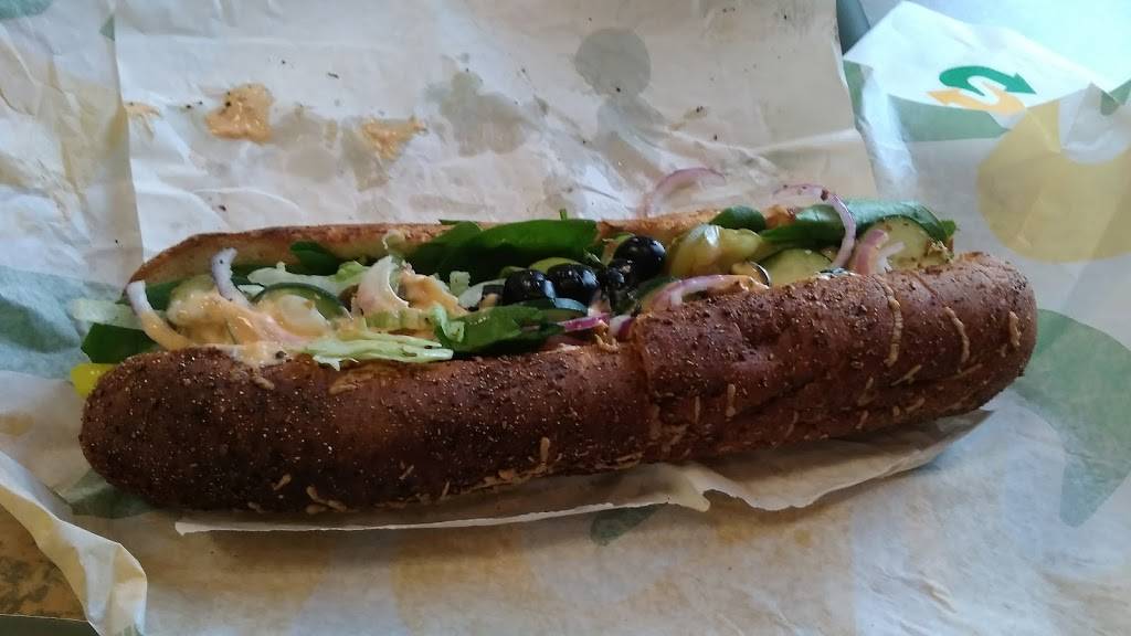 Subway | restaurant | 809 Short St, Decorah, IA 52101, USA | 5633825666 OR +1 563-382-5666