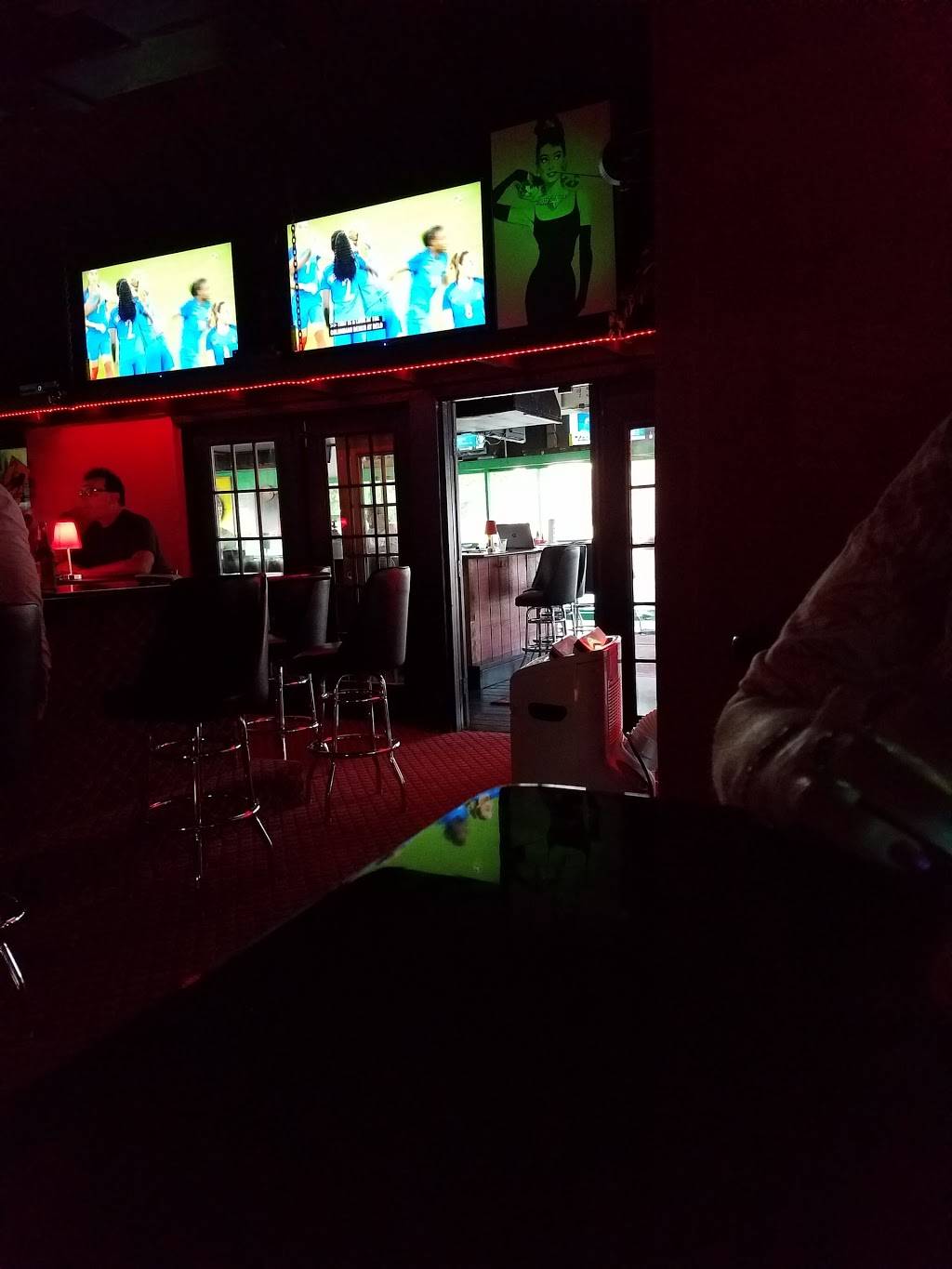 Z Z Gator Cove | restaurant | 733 Hamblen Rd, Kingwood, TX 77339, USA | 2813592200 OR +1 281-359-2200