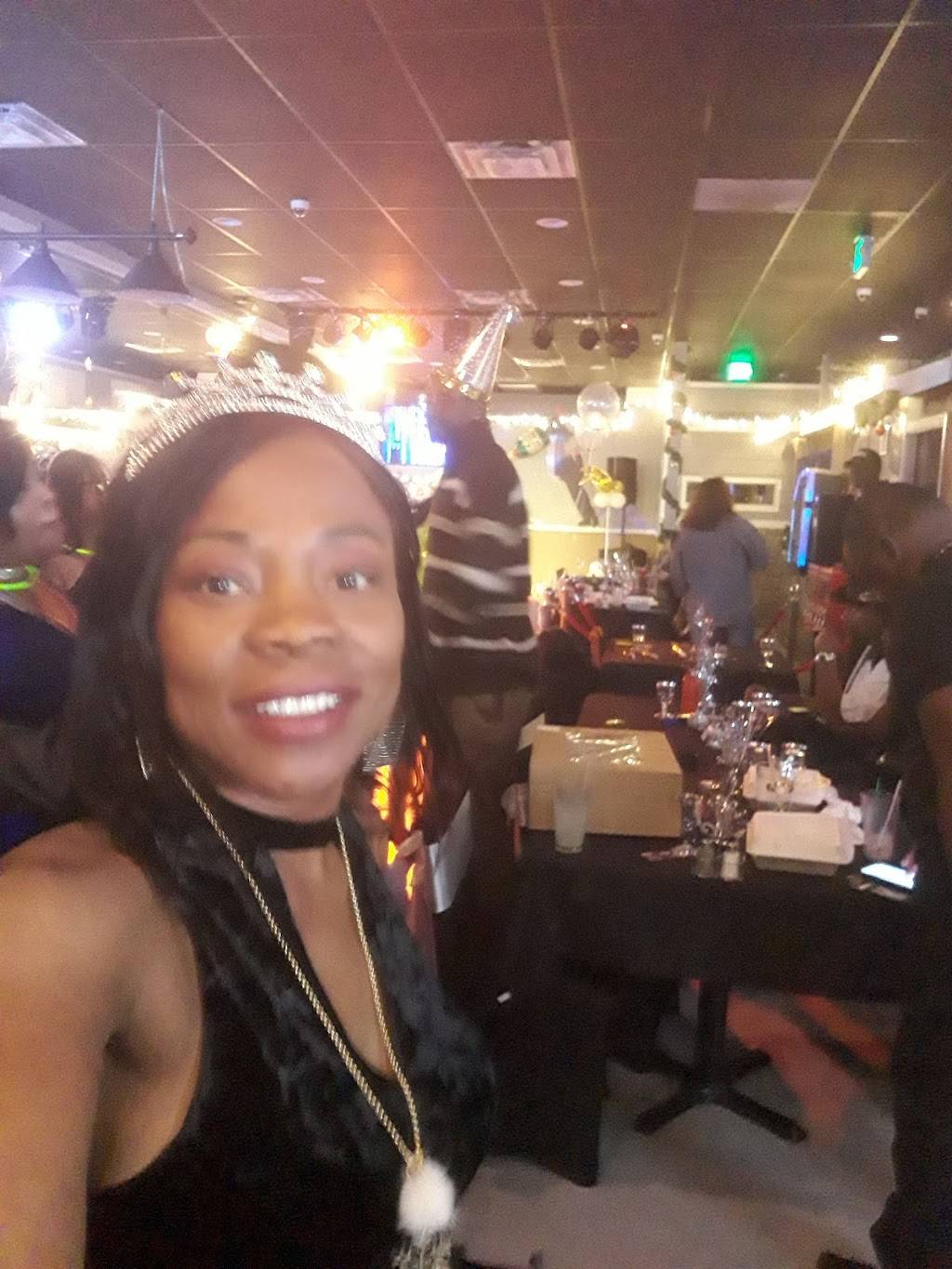 Club Tilt and Grill | restaurant | 3744 Astrozon Blvd, Colorado Springs, CO 80910, USA | 7196948698 OR +1 719-694-8698