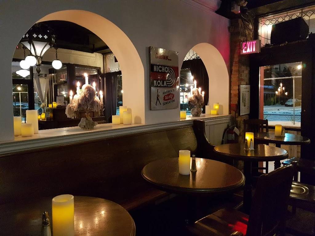 DeSotos Eatery | restaurant | 1079 St Clair Ave W, Toronto, ON M6E 1A6, Canada | 4166512109 OR +1 416-651-2109