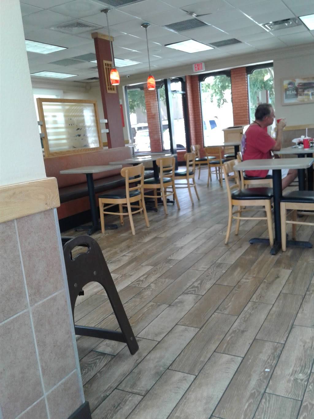 Wendys | restaurant | 12034 S Cleveland Ave, Fort Myers, FL 33907, USA | 2399362004 OR +1 239-936-2004