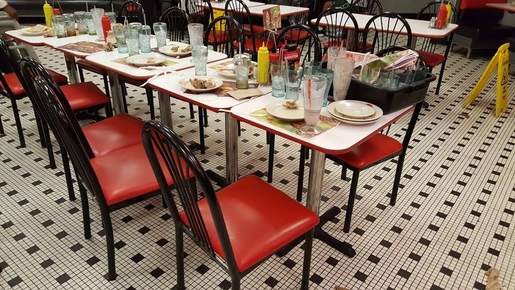 Steak n Shake | restaurant | 12163 S Apopka Vineland Rd, Orlando, FL 32836, USA | 4072389550 OR +1 407-238-9550